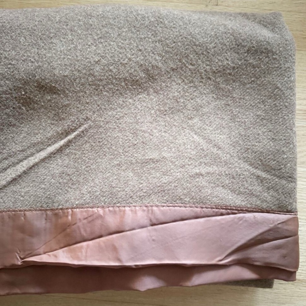 Faribault Woolen Mill Wool Blanket with Satin Trim